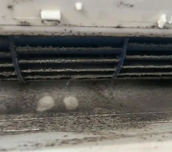 开封空调吹的风有股烧焦味是怎么回事